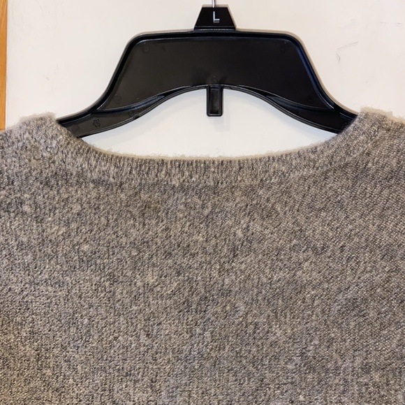 🧁 NWT Adrienne Vittadini  Taupe/Brown Fringe Crew Neck Sweater